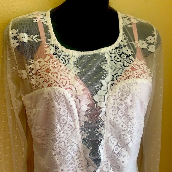 Women’s white Bodysuits Size : M - Picture 6 of 6